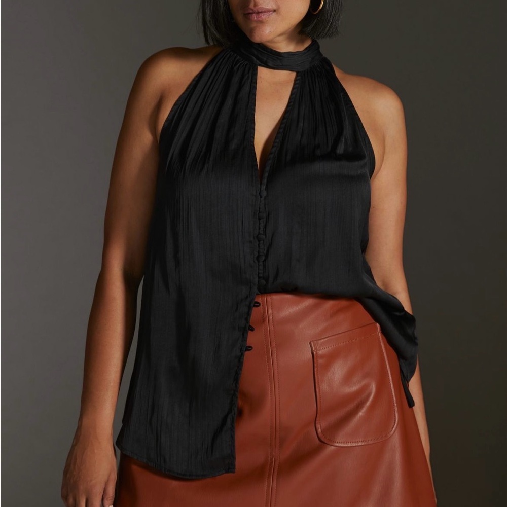 NWT By Anthropologie black
Cutout Halter Top 1X